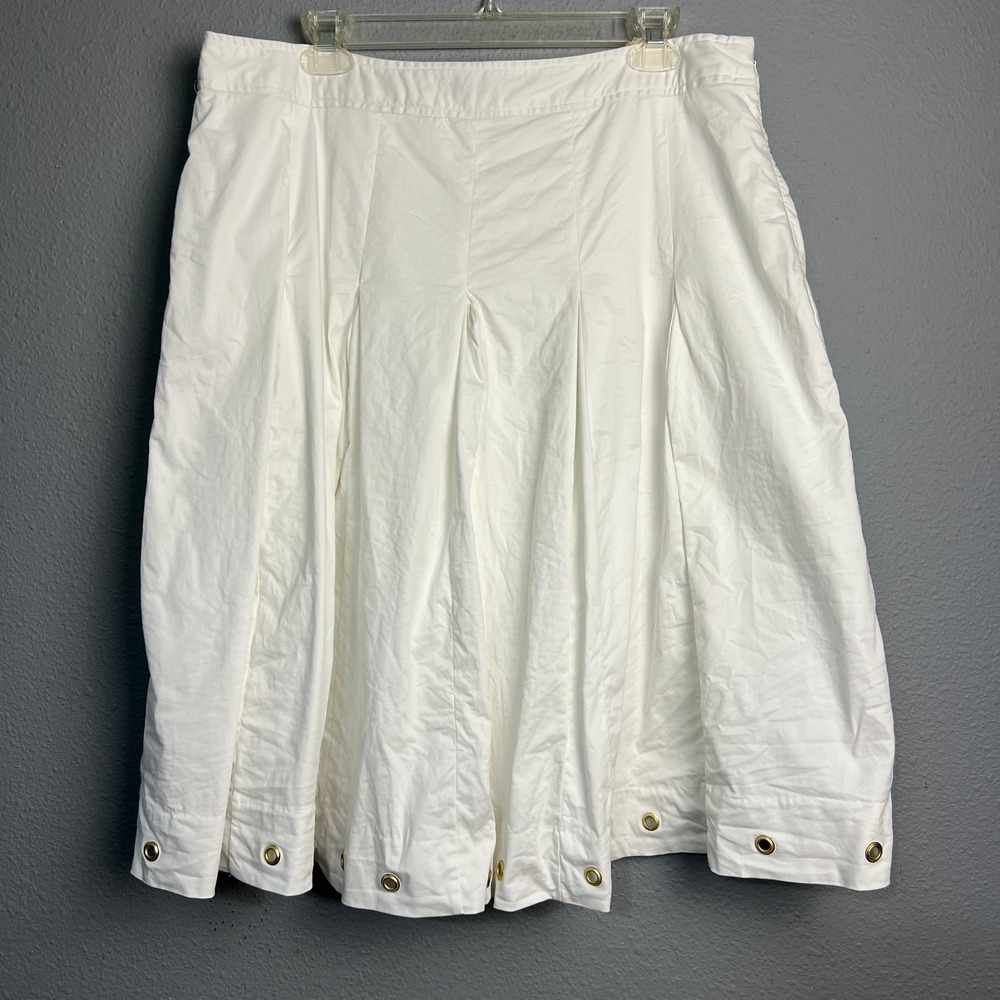 George Designs by Mark Eisen White Pleated Skirt with Grommet‎ Detail Size 14
